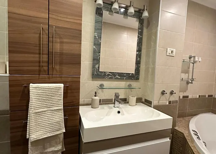 Spacious 2bedroom -living Comfort Апартаменти *