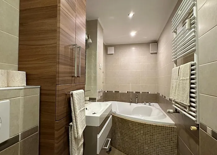 Апартаменти Spacious 2bedroom -living Comfort